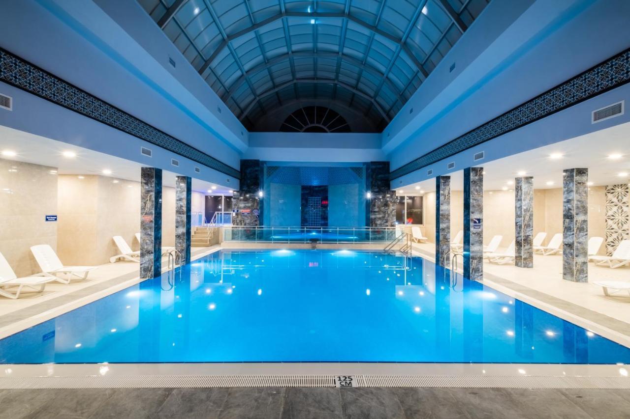 Spa Hotel Colossae Thermal Karahayit  Buitenkant foto The swimming pool at the hotel