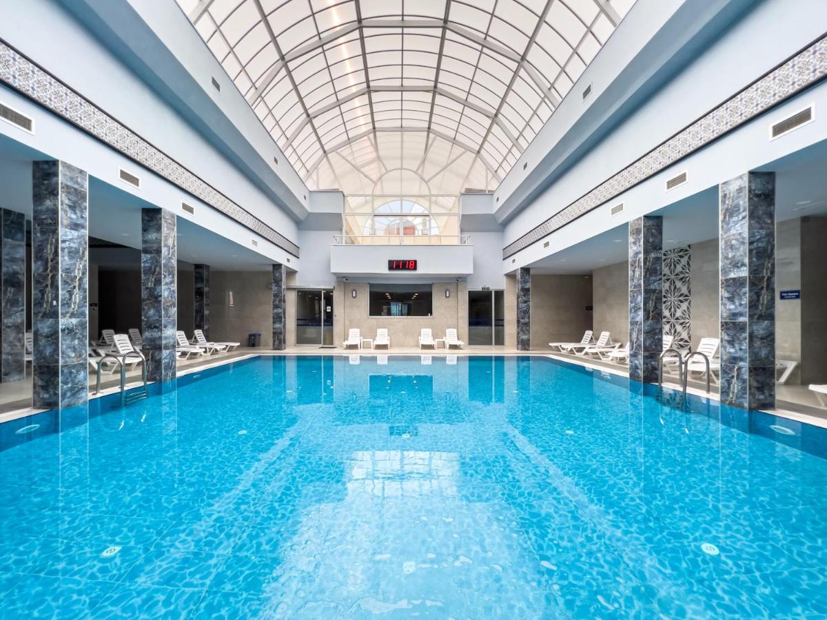 Spa Hotel Colossae Thermal Karahayit  Buitenkant foto The swimming pool at the hotel