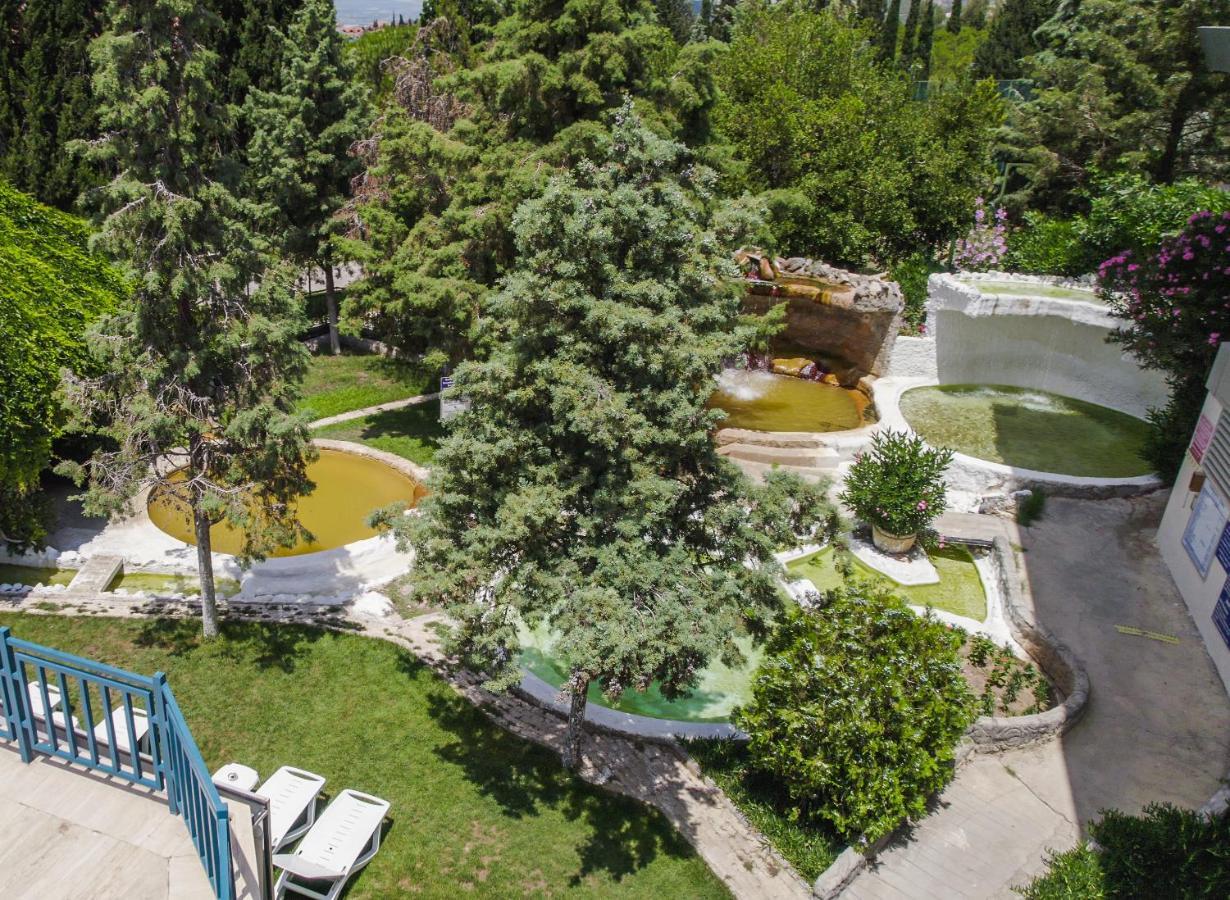 Spa Hotel Colossae Thermal Karahayit  Buitenkant foto The park