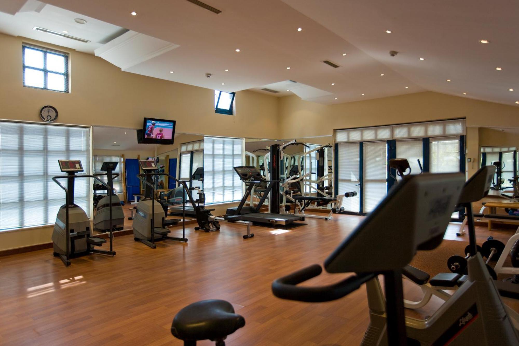 Spa Hotel Colossae Thermal Karahayit  Buitenkant foto The gym at the hotel
